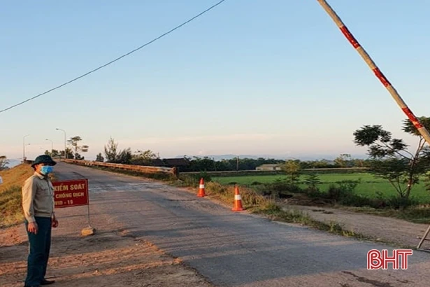 Các địa phương ở Hà Tĩnh siết chặt quản lý người, phương tiện qua lại địa bàn