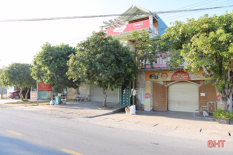 Xã Tùng Lộc ngày đầu thực hiện cách ly y tế: Đường vắng vẻ, người dân ở yên trong nhà