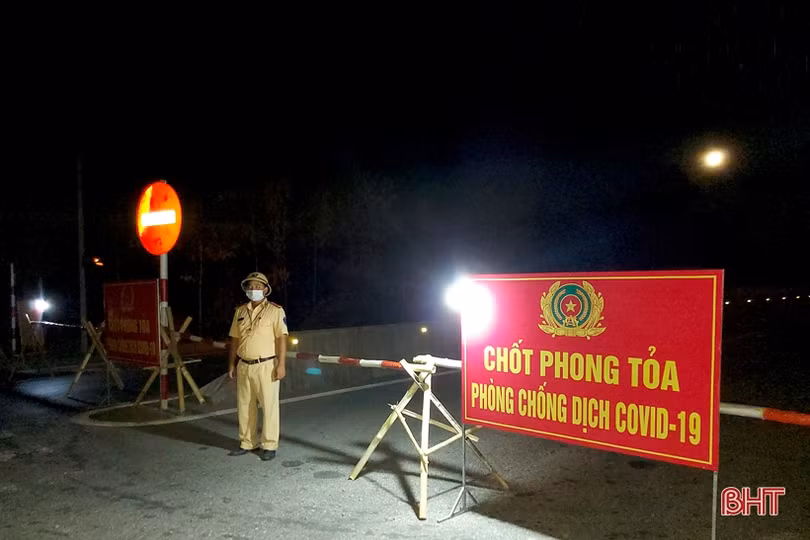 Lập 10 chốt kiểm soát vùng cách ly y tế toàn bộ thị xã Hồng Lĩnh