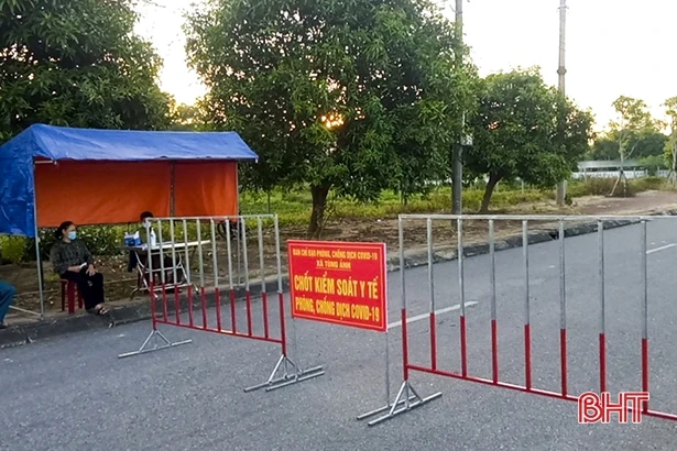 Các địa phương ở Hà Tĩnh siết chặt quản lý người, phương tiện qua lại địa bàn