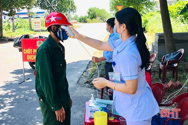 Các địa phương ở Hà Tĩnh siết chặt quản lý người, phương tiện qua lại địa bàn