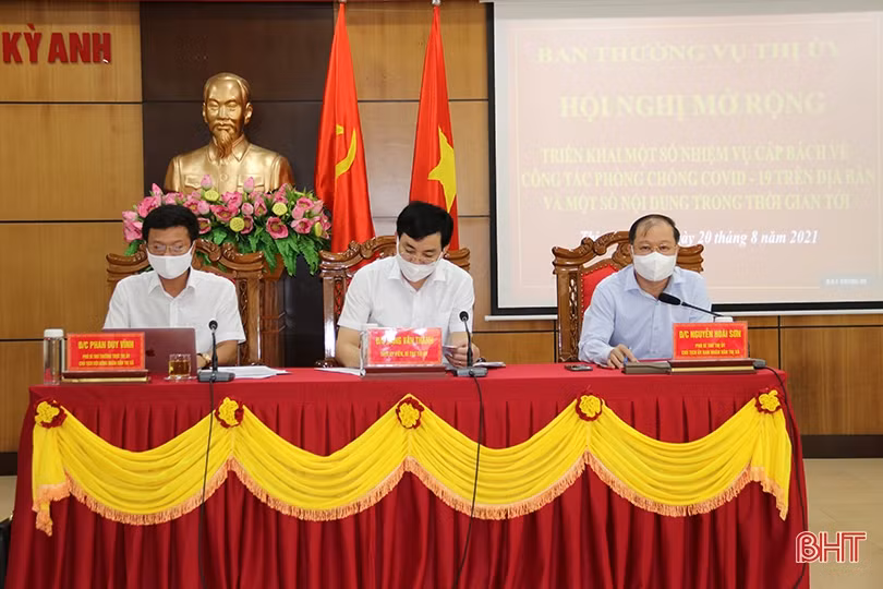 TX Kỳ Anh đề ra nhiều giải pháp cấp thiết, không để bị động trong phòng, chống dịch COVID-19