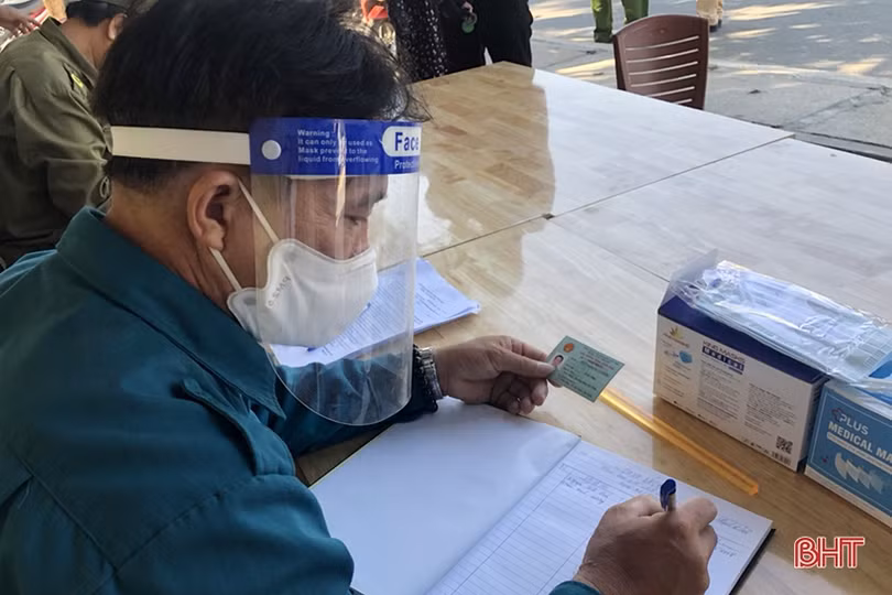 Sau khi lập các chốt kiểm soát, người dân ra/vào TP Hà Tĩnh cần điều kiện gì?