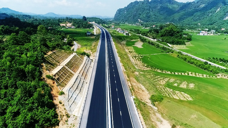 Những hình ảnh đầu tiên về tuyến cao tốc Bắc - Nam qua Nghệ An, Hà Tĩnh
