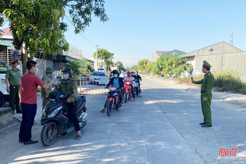 Sau khi lập các chốt kiểm soát, người dân ra/vào TP Hà Tĩnh cần điều kiện gì?