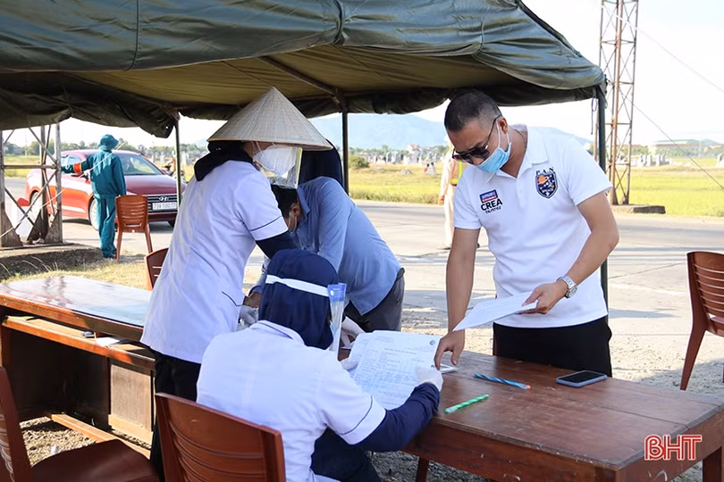 Kiểm soát chặt chẽ người và phương tiện tại cửa ngõ phía Bắc Hà Tĩnh