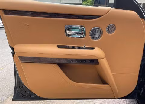 Ảnh chi tiết Rolls-Royce Ghost EWB 2021 đầu tiên về Việt Nam