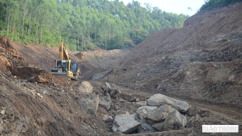 Những hình ảnh đầu tiên về tuyến cao tốc Bắc - Nam qua Nghệ An, Hà Tĩnh