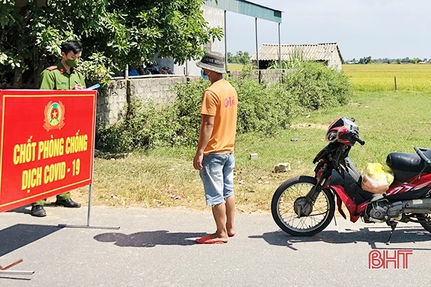 Các địa phương ở Hà Tĩnh siết chặt quản lý người, phương tiện qua lại địa bàn