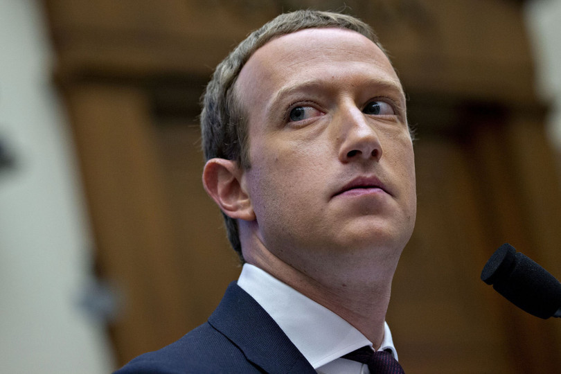 Facebook đang thâu tóm và dìm chết đối thủ