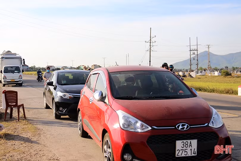 Tái thiết lập chốt kiểm soát phòng dịch tại cửa ngõ phía Bắc TX Kỳ Anh