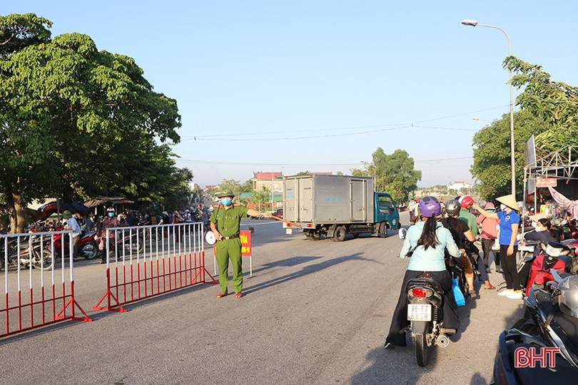 Sau khi lập các chốt kiểm soát, người dân ra/vào TP Hà Tĩnh cần điều kiện gì?