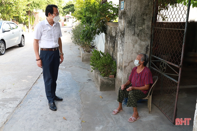 Bên trong thị trấn Xuân An ngày đầu thực hiện phong toả