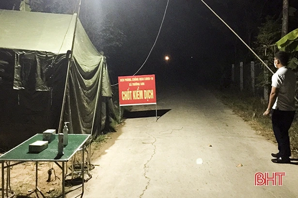 Các địa phương ở Hà Tĩnh siết chặt quản lý người, phương tiện qua lại địa bàn