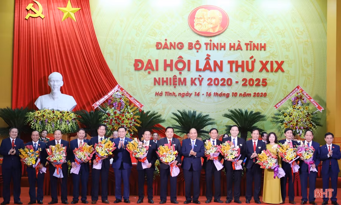 Toàn cảnh Đại hội Đảng bộ Hà Tĩnh lần thứ XIX, nhiệm kỳ 2020 - 2025