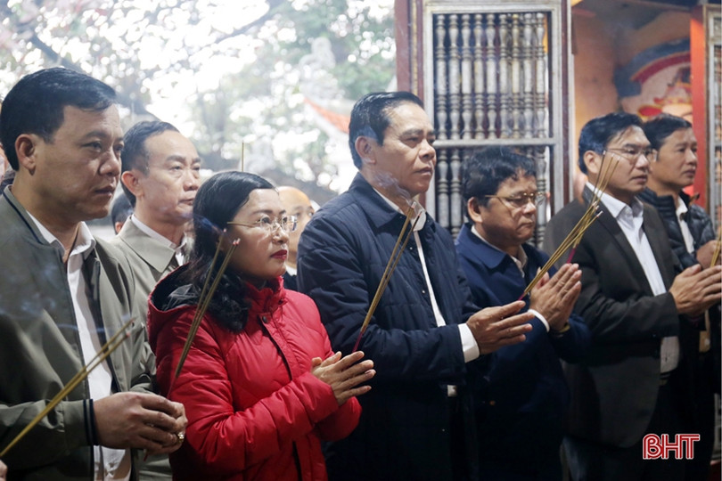 Chủ tịch UBND tỉnh dự lễ đúc chuông ở đền thờ Lê Khôi