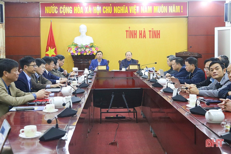 Tiếp tục lấy người dân, doanh nghiệp là trung tâm thực hiện chuyển đổi số ảnh 2 Tiếp tục lấy người dân, doanh nghiệp là trung tâm thực hiện chuyển đổi số