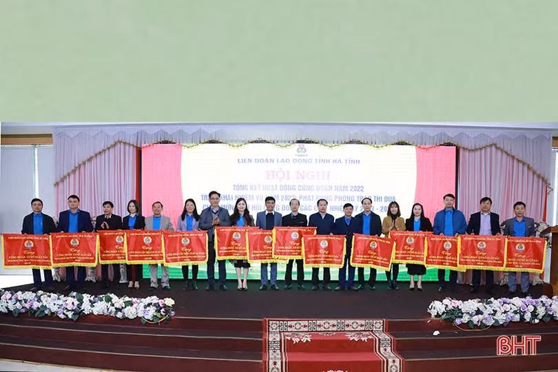 Công đoàn Hà Tĩnh phát động phong trào thi đua chào mừng đại hội công đoàn các cấp 