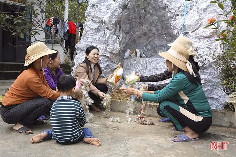 Rộn ràng đón lễ Giáng sinh trên khắp các xứ đạo ở Hà Tĩnh