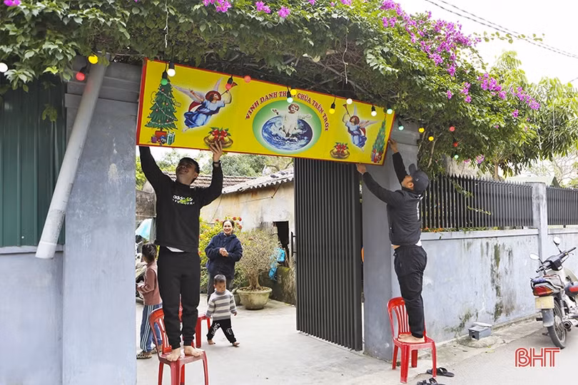 Rộn ràng đón lễ Giáng sinh trên khắp các xứ đạo ở Hà Tĩnh