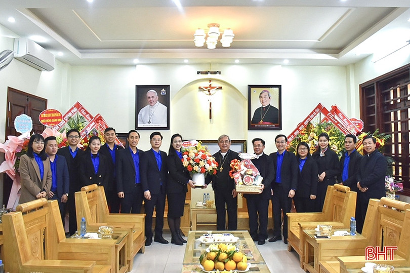 Tỉnh đoàn, Hội LHTN Hà Tĩnh chúc mừng Giáng sinh tại các địa bàn