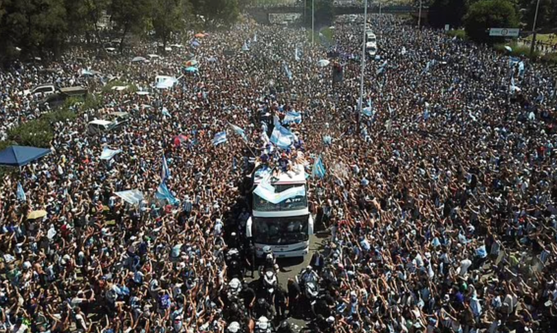 Gần năm triệu người mừng công tuyển Argentina