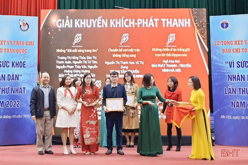 Nhóm tác giả Báo Hà Tĩnh đạt giải khuyến khích Giải Báo chí toàn quốc “Vì sức khỏe Nhân dân”