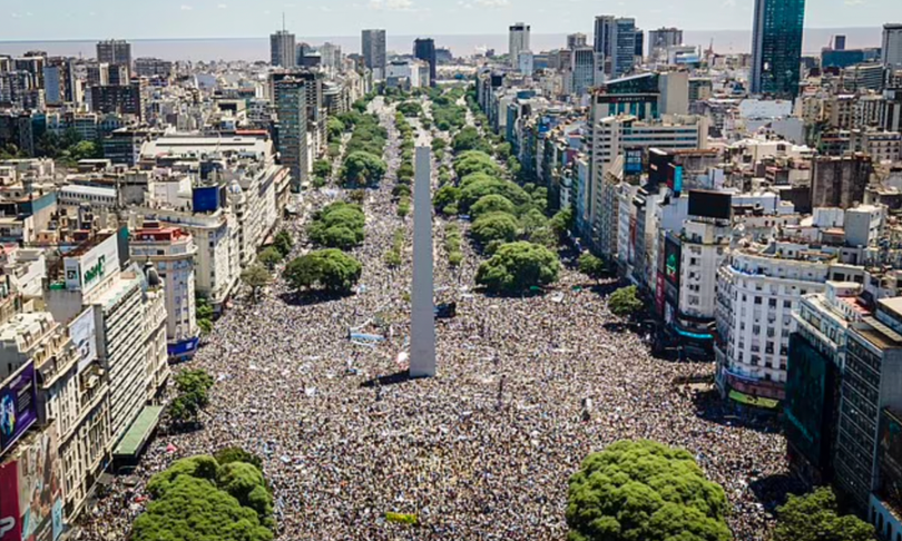 Gần năm triệu người mừng công tuyển Argentina