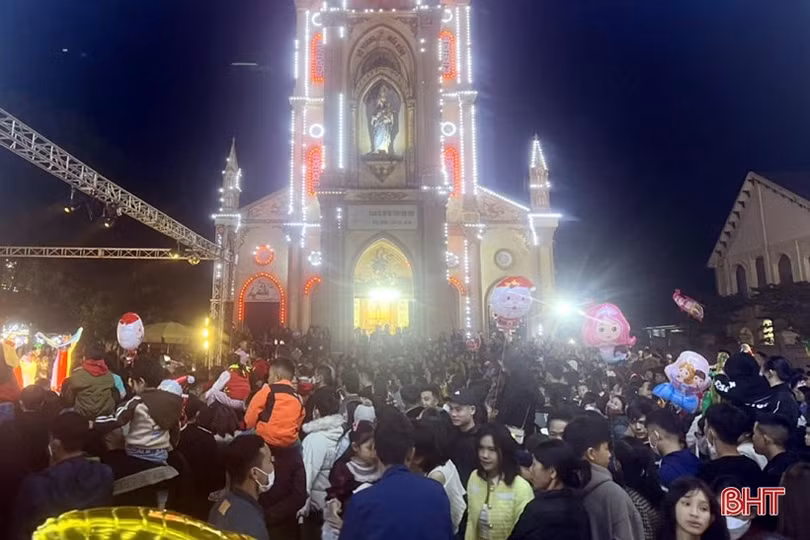 Người dân Hà Tĩnh vui đón Giáng sinh an lành, ấm áp