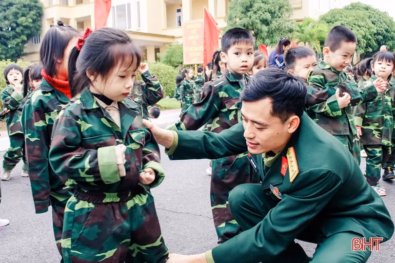 Đặc sắc “Khúc quân hành” của các bé Trường Mầm non Trung Kiên