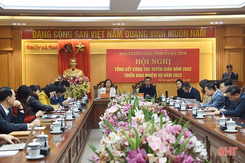 Đổi mới công tác tuyên giáo gắn với học và làm theo Bác thiết thực, hiệu quả