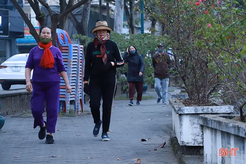 Nền nhiệt ở Hà Tĩnh giảm sâu, người cao tuổi cần được chăm sóc chu đáo