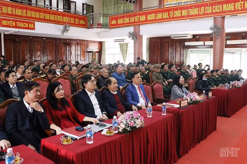 Thạch Hà gặp mặt hơn 200 cán bộ quân đội nghỉ hưu, nghỉ công tác trên địa bàn
