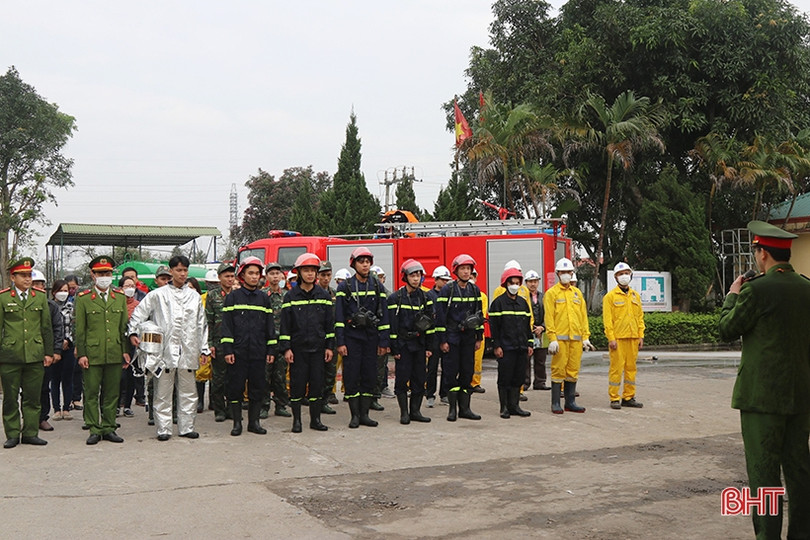 Diễn tập các tình huống cháy, nổ khí gas ở Nghi Xuân