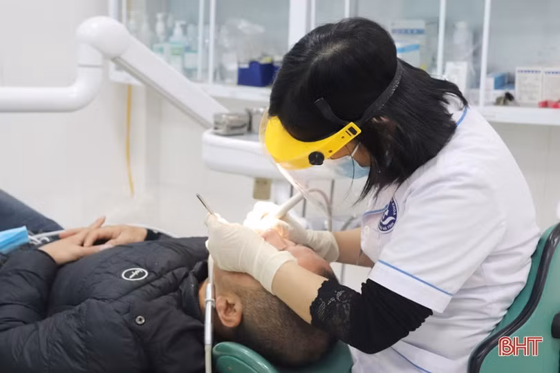 Hút thuốc lá làm gia tăng nguy cơ mắc ung thư niêm mạc miệng