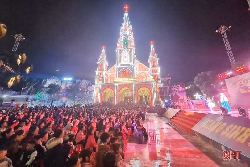 Người dân Hà Tĩnh vui đón Giáng sinh an lành, ấm áp