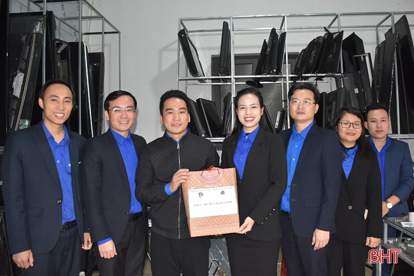 Tỉnh đoàn, Hội LHTN Hà Tĩnh chúc mừng Giáng sinh tại các địa bàn