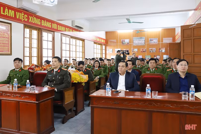 Trao thưởng cho các lực lượng xuất sắc trong đấu tranh phòng, chống tội phạm