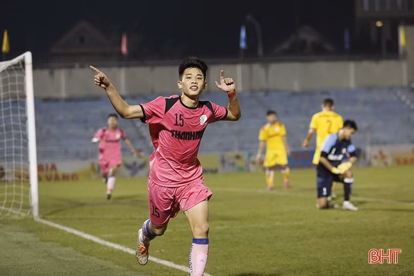 Thắng U21 Gia Định, Hồng Lĩnh Hà Tĩnh vào tứ kết VCK U21 quốc gia