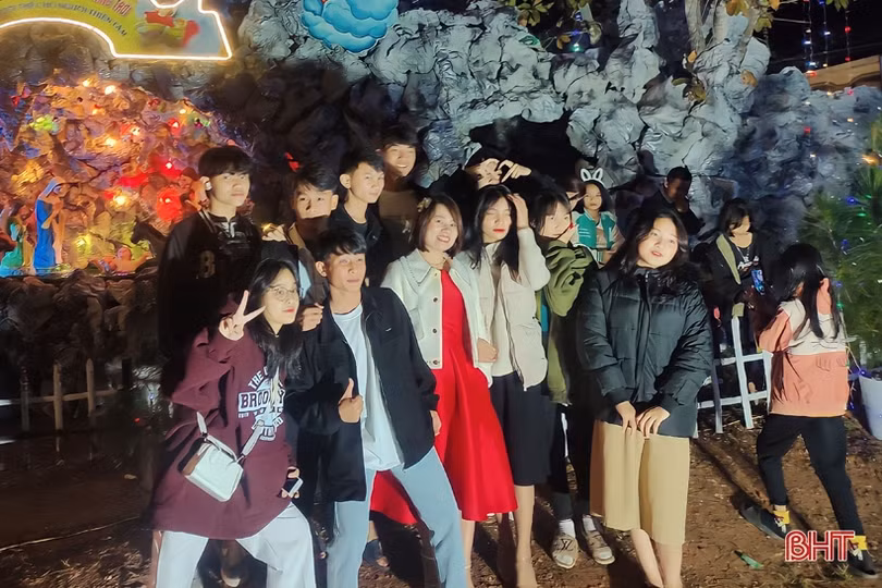 Người dân Hà Tĩnh vui đón Giáng sinh an lành, ấm áp