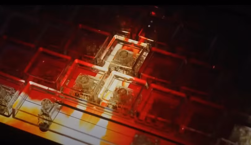 Bàn phím có màn hình độc lạ, giá 349 USD