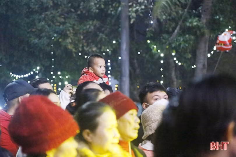 Người dân Hà Tĩnh vui đón Giáng sinh an lành, ấm áp