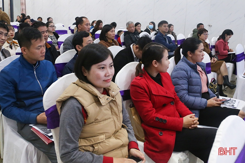 Trang bị kỹ năng bán hàng trên sàn thương mại điện tử cho hộ sản xuất, kinh doanh