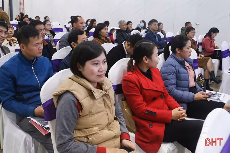 Trang bị kỹ năng bán hàng trên sàn thương mại điện tử cho hộ sản xuất, kinh doanh