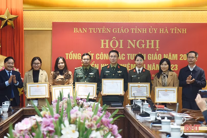 Đổi mới công tác tuyên giáo gắn với học và làm theo Bác thiết thực, hiệu quả