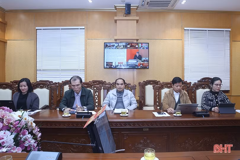 Tiếp tục làm tốt công tác bảo vệ, chăm sóc sức khỏe cán bộ