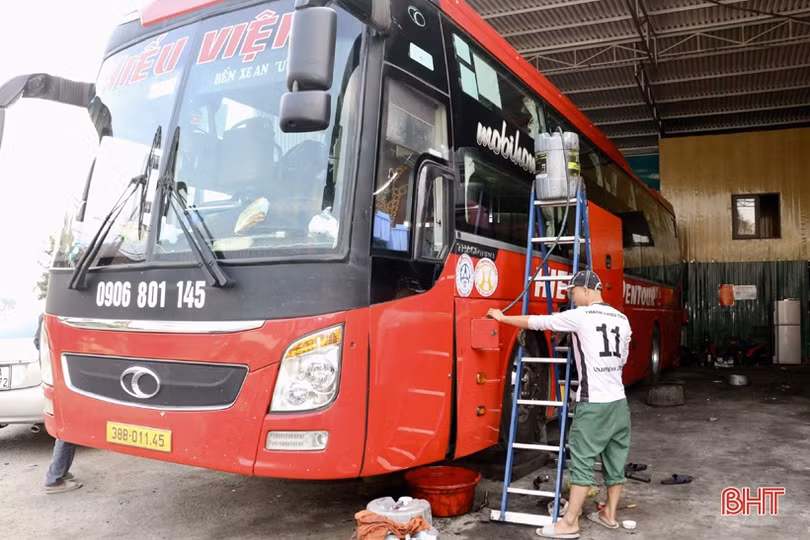 Xe tết về Hà Tĩnh: Tuyến Hà Nội “kín vé”, tuyến TP Hồ Chí Minh “đỏ mắt” chờ khách!