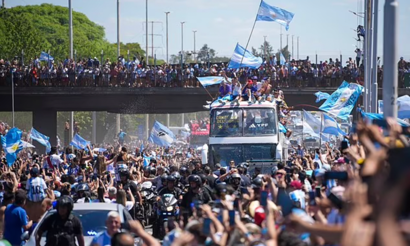 Gần năm triệu người mừng công tuyển Argentina