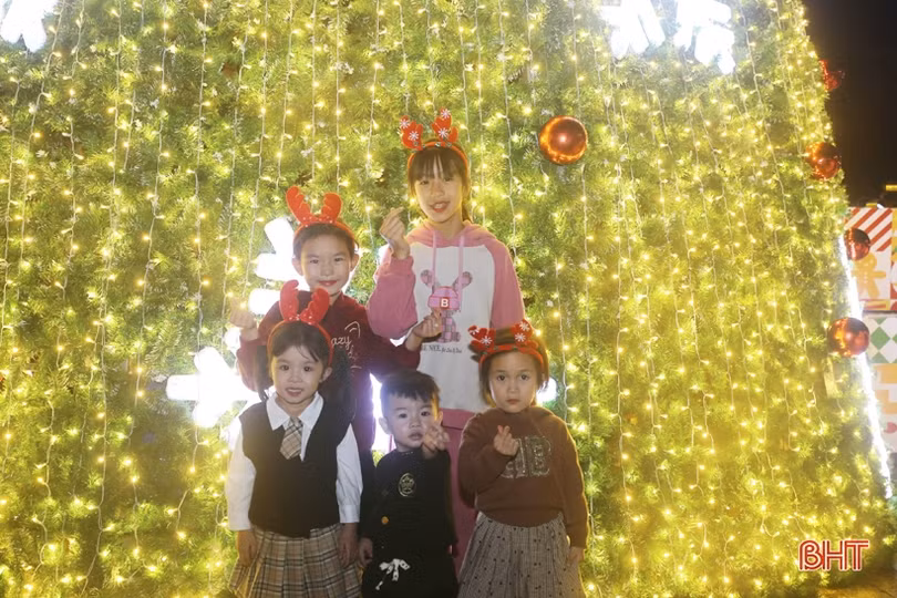 Người dân Hà Tĩnh vui đón Giáng sinh an lành, ấm áp