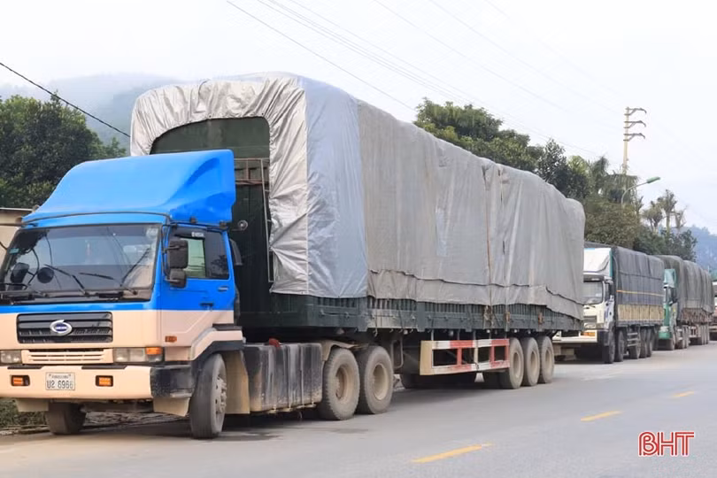 Chấn chỉnh tình trạng lộn xộn tại khu vực cổng B Khu kinh tế Cầu Treo